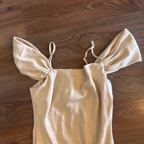 BOOHOO Cold-Shoulder Satin Bodycon Maxi Dress - Picture 5 of 6